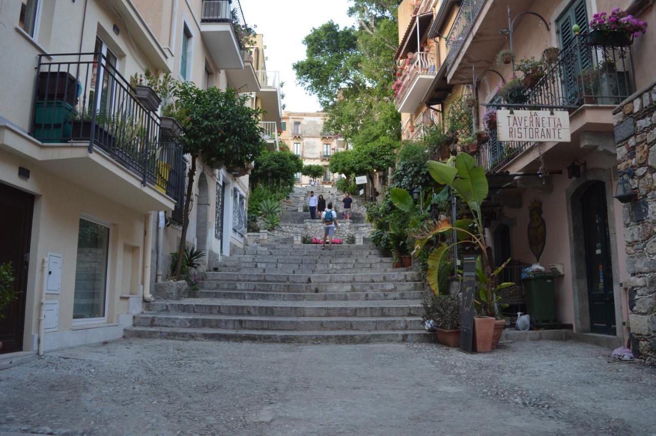 La Jacaranda Rooms Taormina Exterior photo