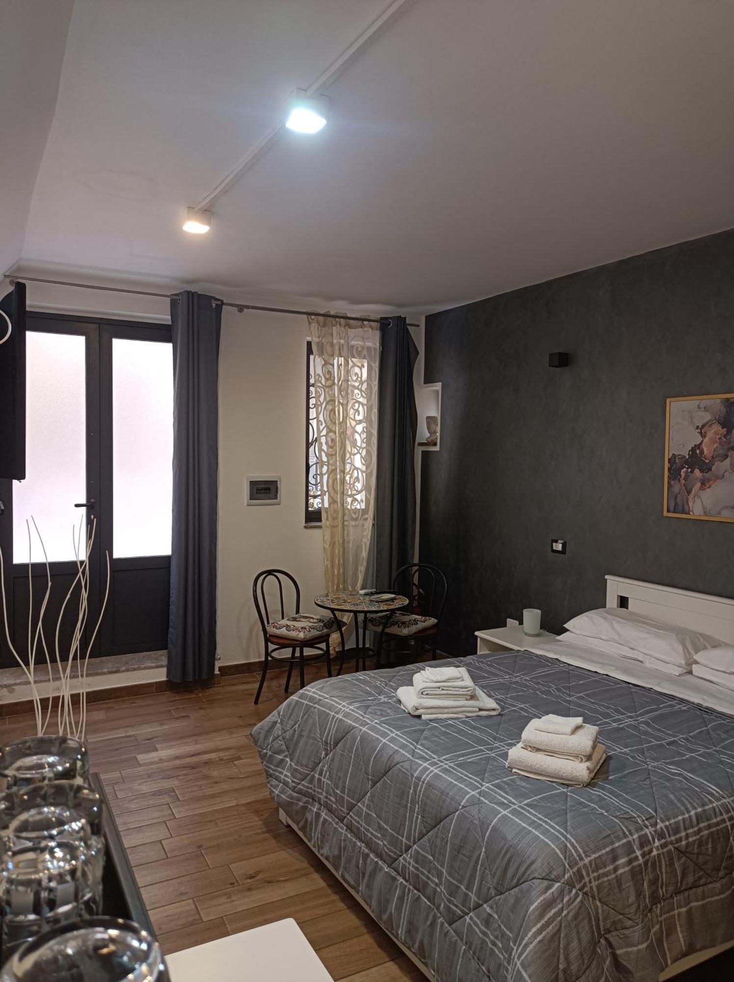 La Jacaranda Rooms Taormina Exterior photo